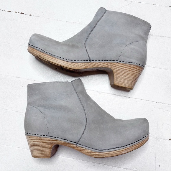 Dansko Nubuck Gray Leather Maria Ankle Clog Boots Size 40 - Picture 2 of 12